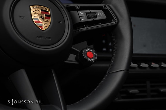 Porsche 911 Targa 4 GTS 24 of 29