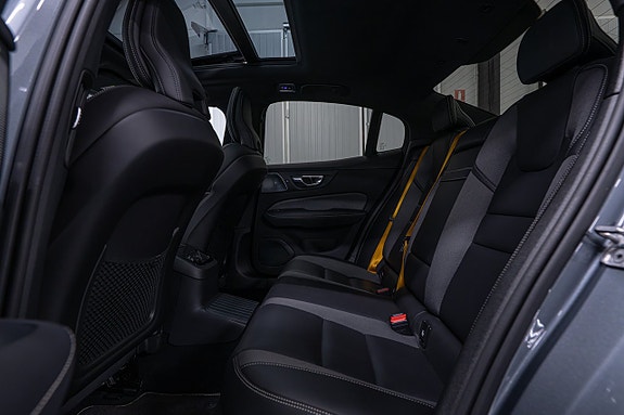Volvo S60 11 of 22