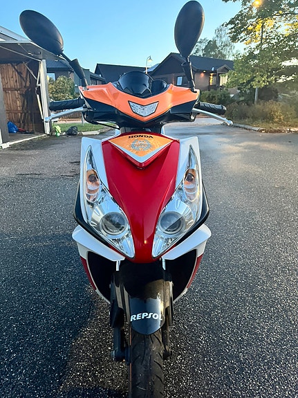 Honda NSC50R Repsol 3 of 9