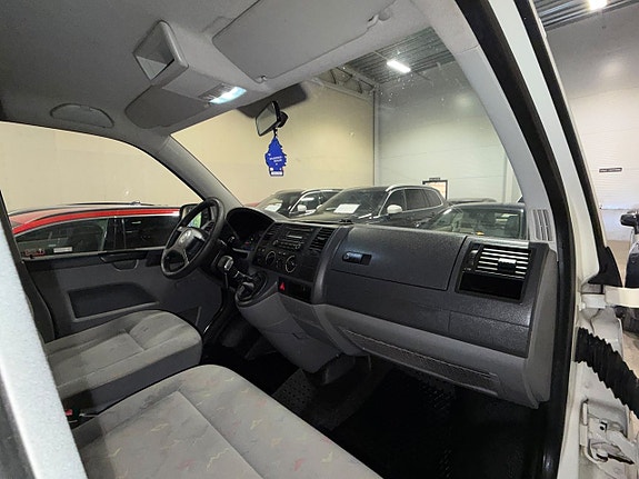 Volkswagen Transporter 12 of 22