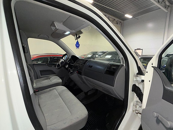 Volkswagen Transporter 11 of 22