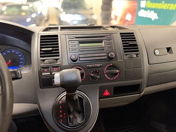 Volkswagen Transporter 14 of 22