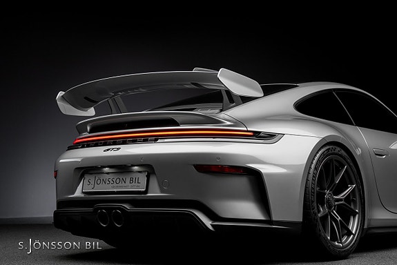 Porsche 911 GT3 11 of 30