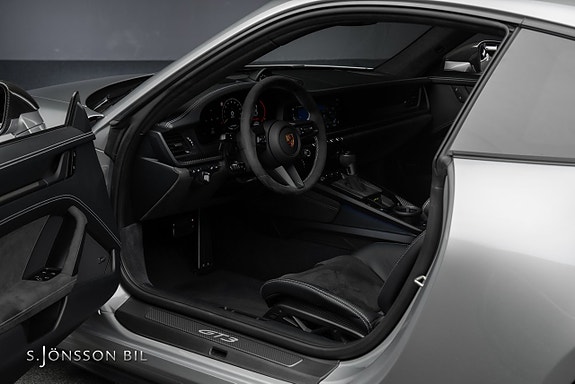 Porsche 911 GT3 18 of 30