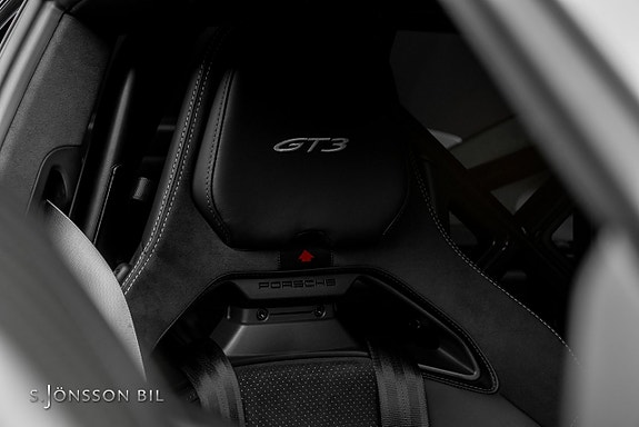 Porsche 911 GT3 25 of 30