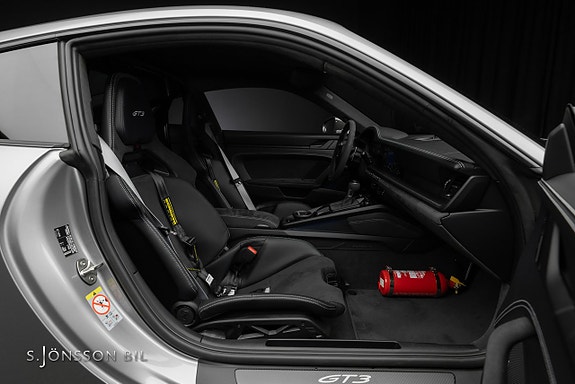Porsche 911 GT3 24 of 30