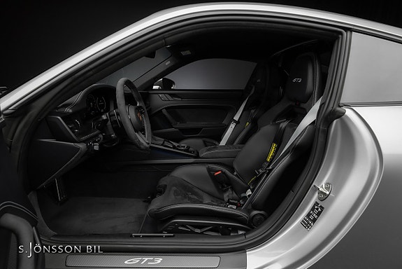 Porsche 911 GT3 19 of 30