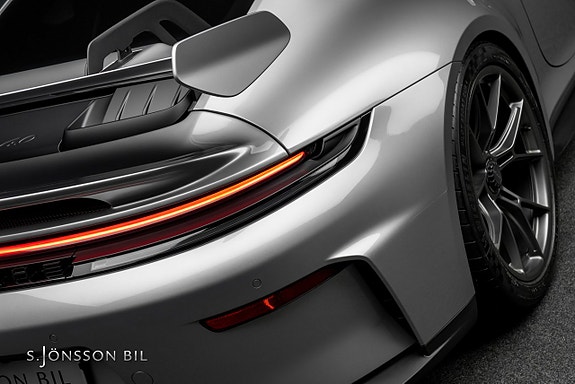 Porsche 911 GT3 13 of 30