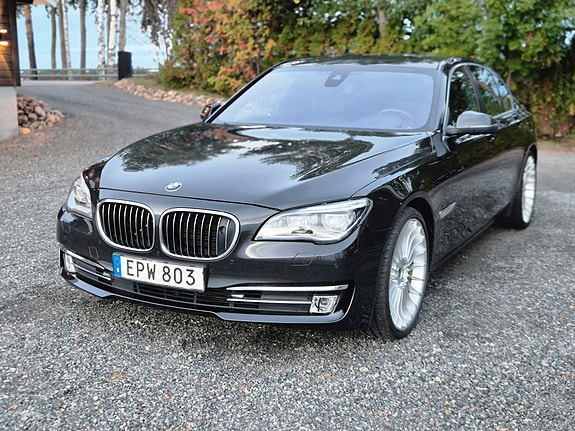 BMW 740d 4 of 9