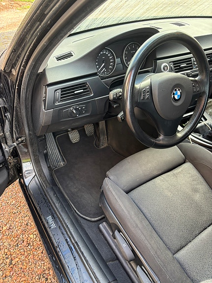 BMW 325i 6 of 7