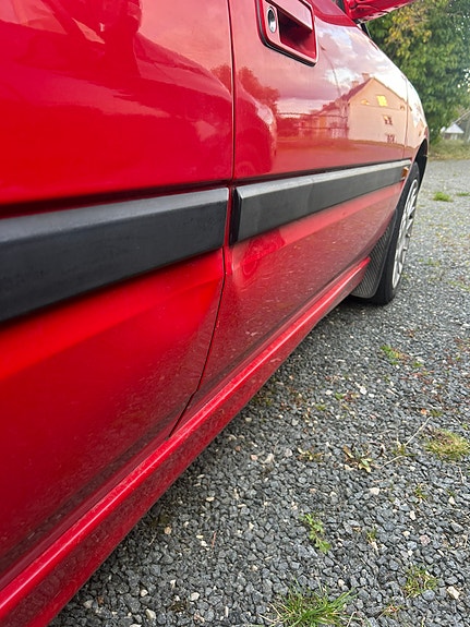 Mazda 323F 4 of 13