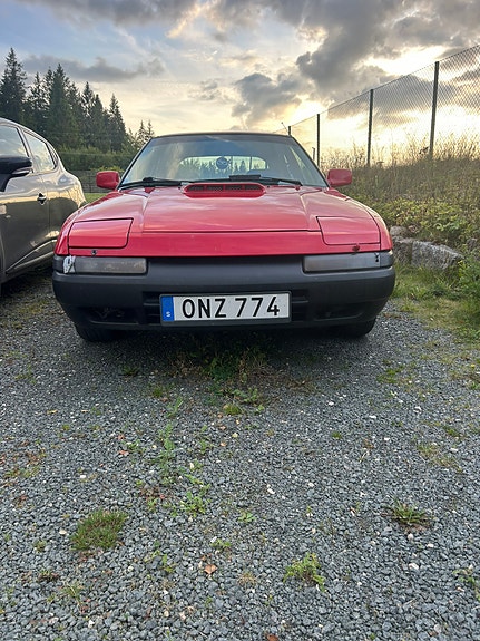 Mazda 323F 6 of 13