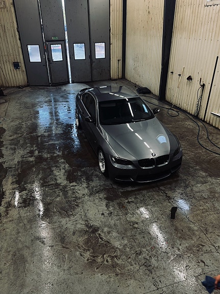BMW 335i 3 of 5