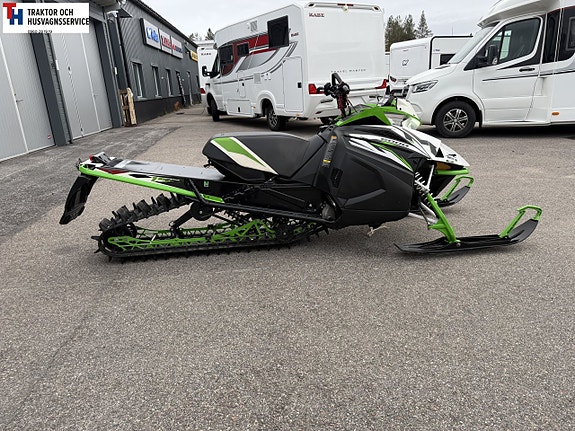 Arctic-cat Cat M 6000 med El-start, 1 ägare, i mycket fint skick 7 of 9