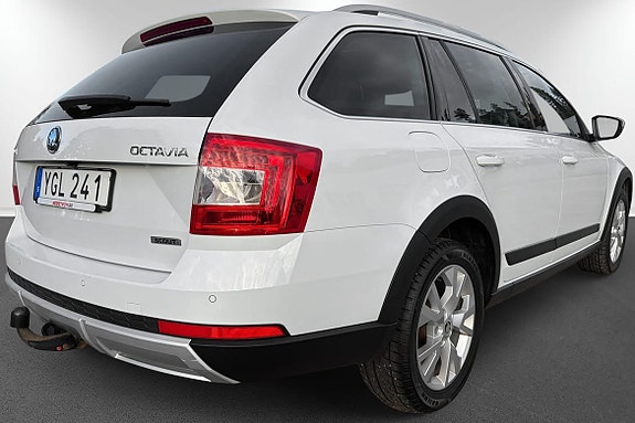 Skoda Octavia Scout 9 of 11