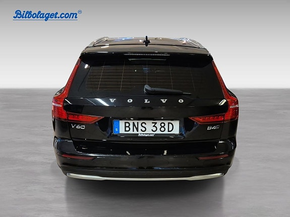Volvo V60 Cross Country 7 of 11
