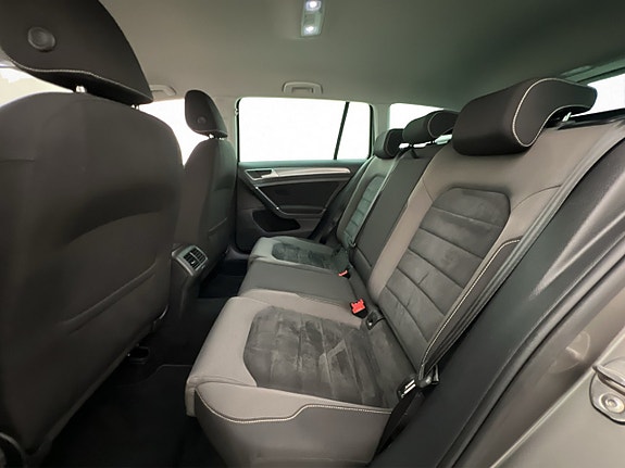 Volkswagen Golf Alltrack 13 of 25