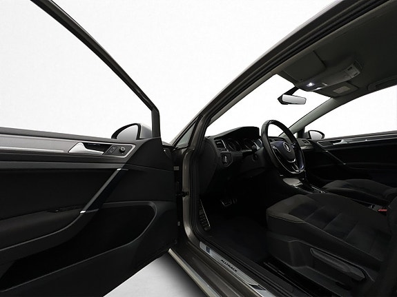 Volkswagen Golf Alltrack 8 of 25