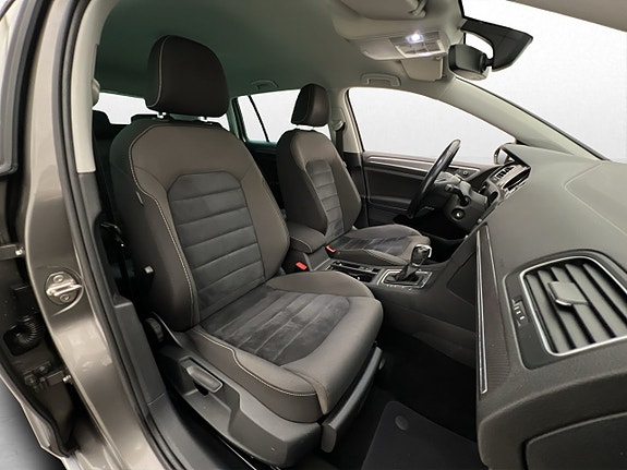 Volkswagen Golf Alltrack 11 of 25