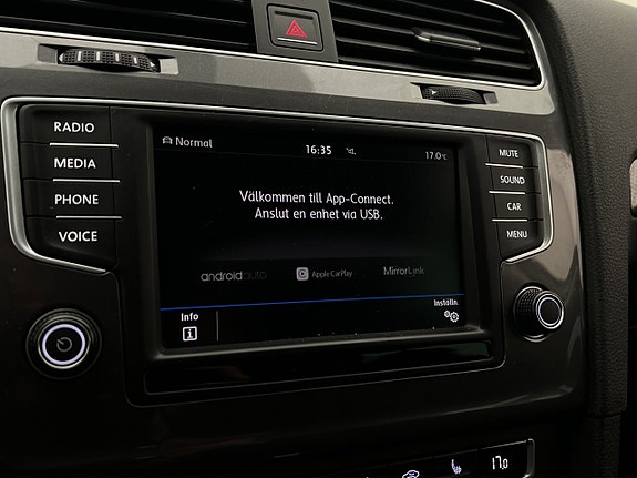 Volkswagen Golf Alltrack 19 of 25