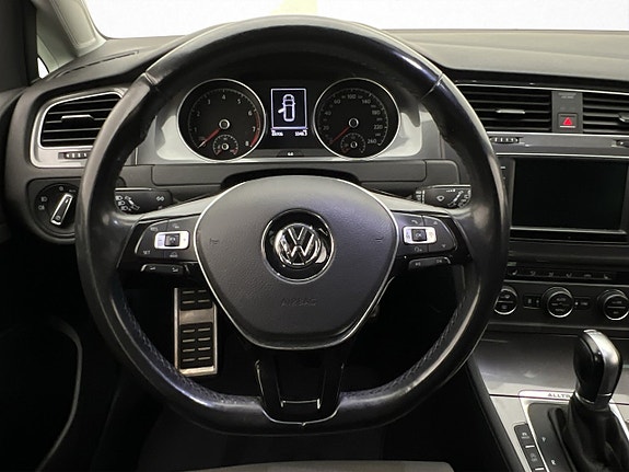 Volkswagen Golf Alltrack 10 of 25