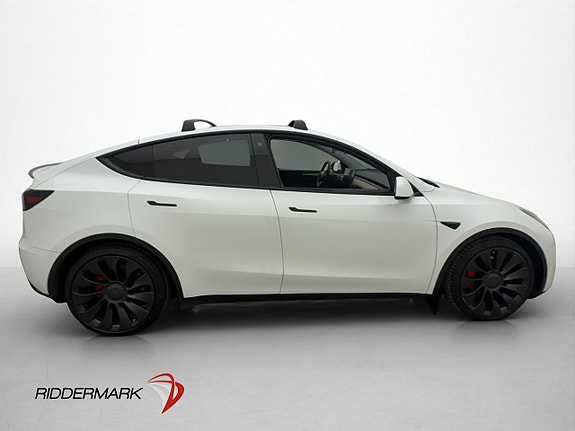 Tesla Model Y 10 of 30