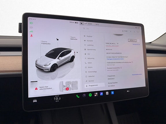 Tesla Model Y 27 of 30