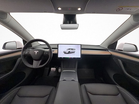 Tesla Model Y 13 of 30