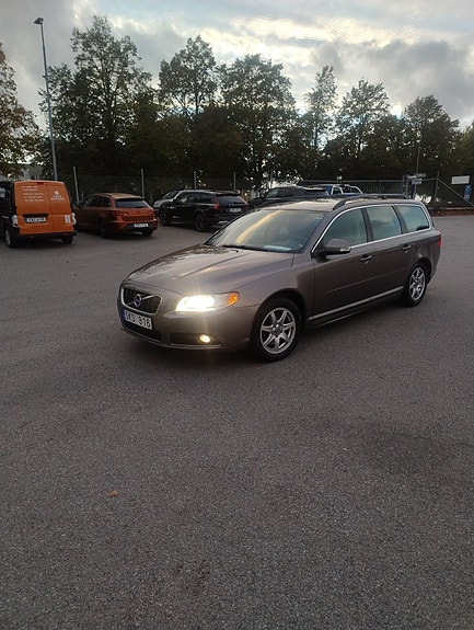 Volvo V70 7 of 27