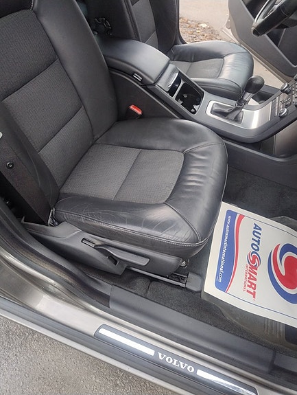 Volvo V70 14 of 27