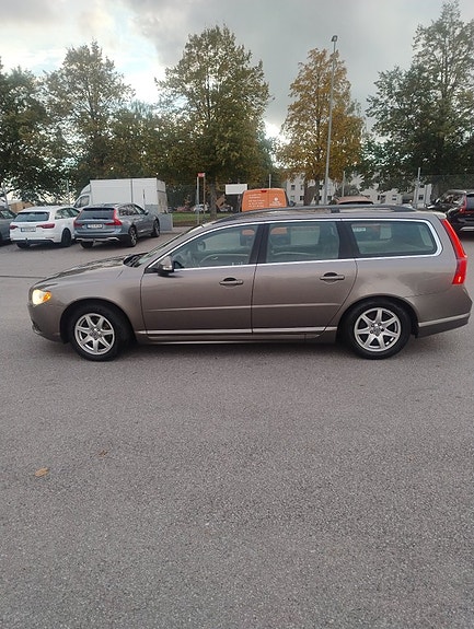 Volvo V70 6 of 27