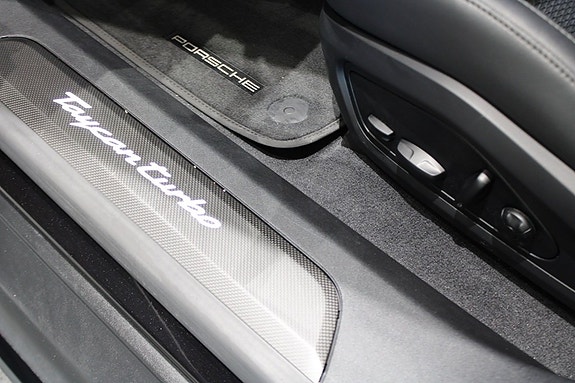Porsche Taycan Turbo 18 of 18