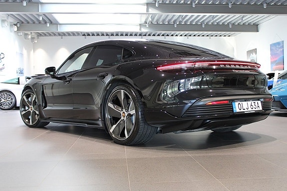 Porsche Taycan Turbo 2 of 18