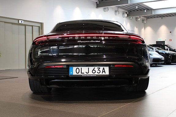 Porsche Taycan Turbo 6 of 18