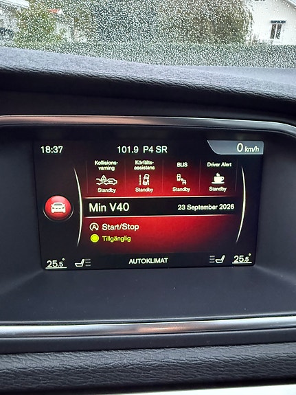 Volvo V40 9 of 12