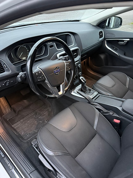 Volvo V40 4 of 12