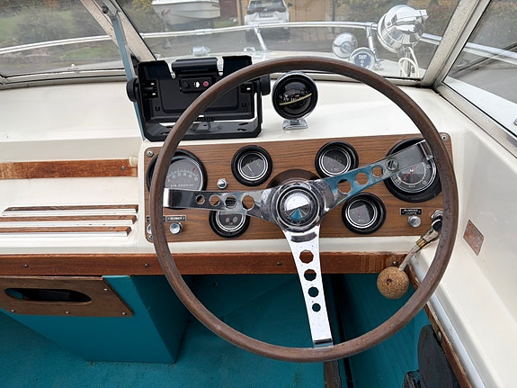 Klassisk Daycruiser Sea Ray SRV 185 4 of 5