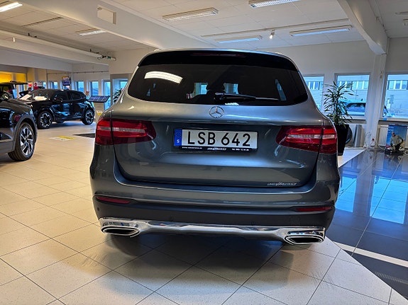 Mercedes-Benz GLC250 d 3 of 18