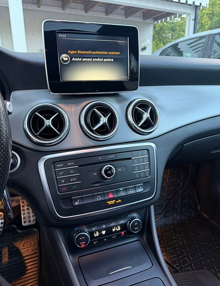 Mercedes-Benz CLA200 11 of 12
