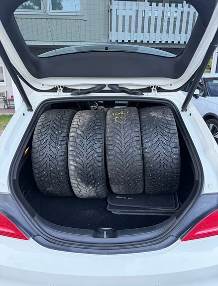 Mercedes-Benz CLA200 7 of 12