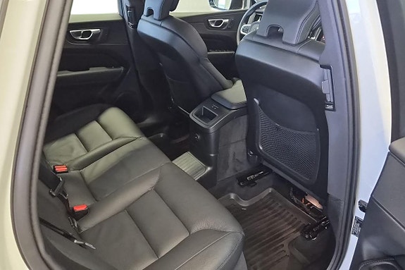 Volvo XC60 24 of 29