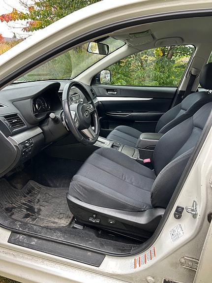 Subaru Legacy 8 of 9