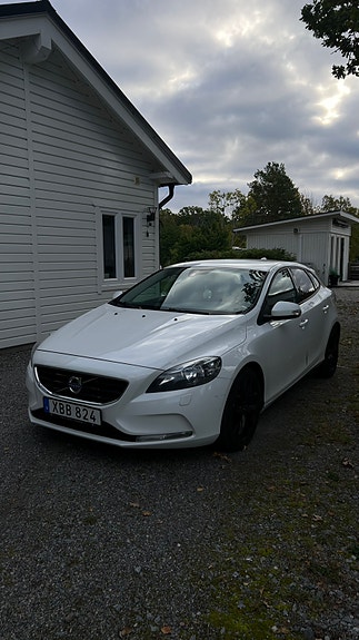 Volvo V40 3 of 6