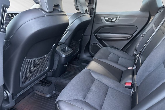 Volvo XC60 8 of 27