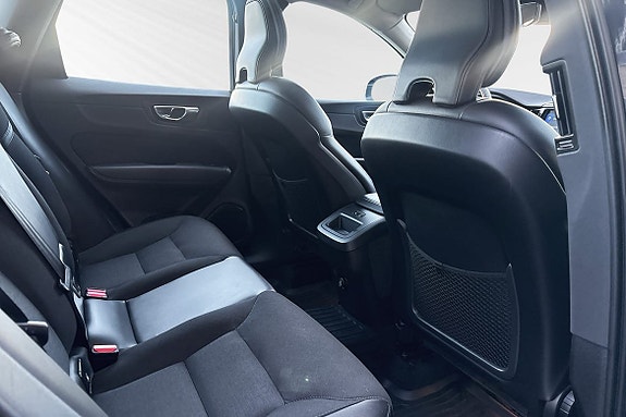 Volvo XC60 11 of 27