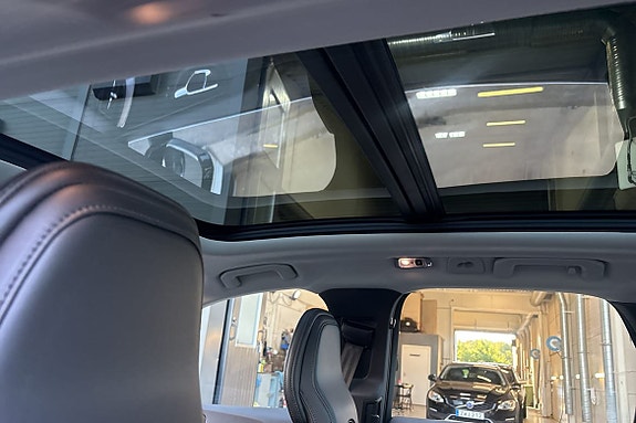 Volvo XC60 12 of 27