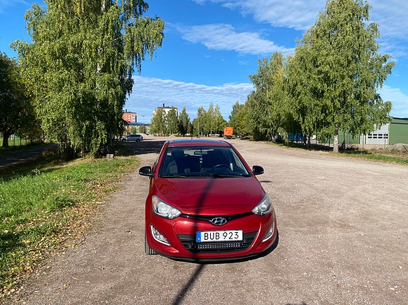 Hyundai i20 2 of 4