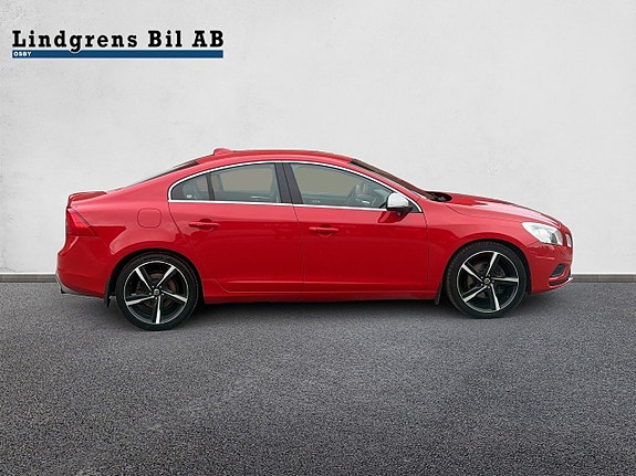 Volvo S60 2 of 16