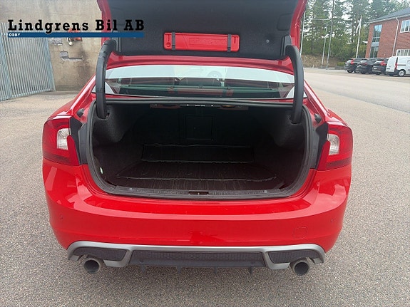 Volvo S60 11 of 16
