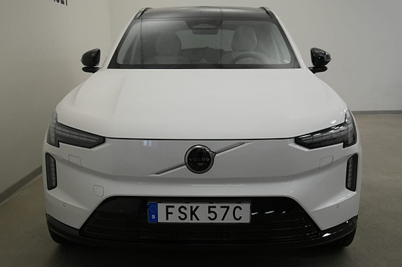 Volvo EX90 4 of 18